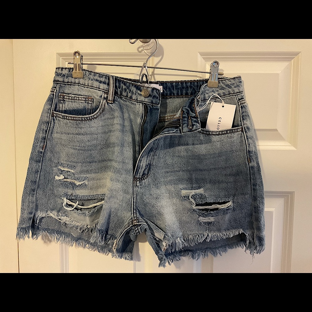 NWT VICI high waist ripped jean shorts